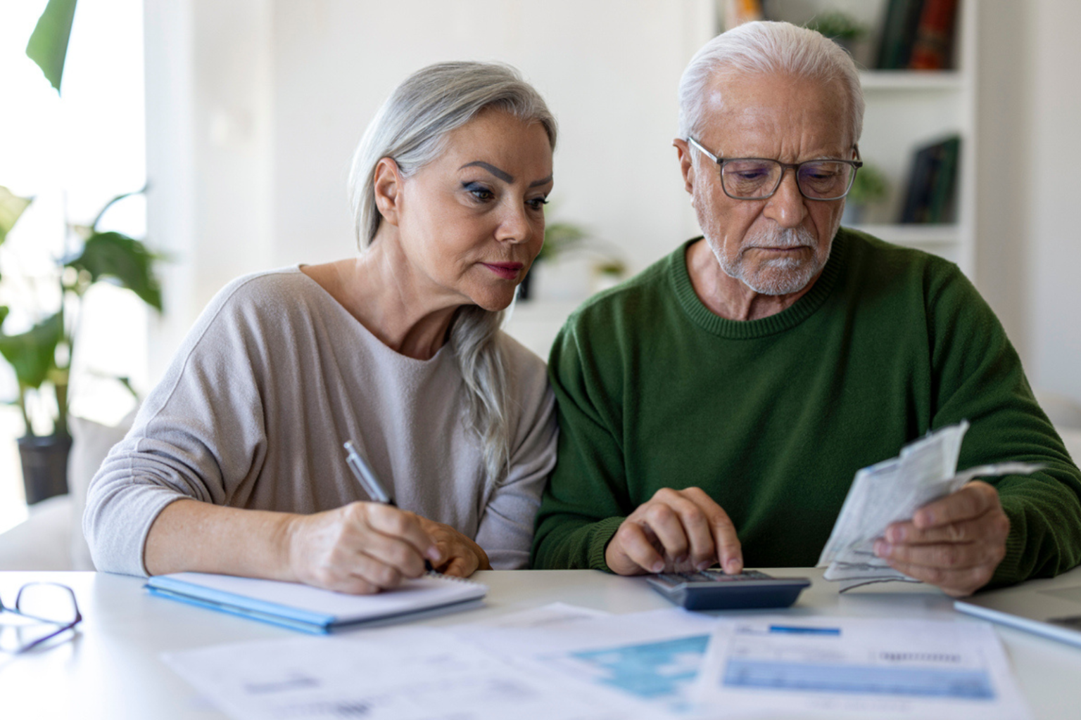 I Retired at 62 but Won’t Touch My IRA Until 75. That Gap Is a Tax Goldmine.